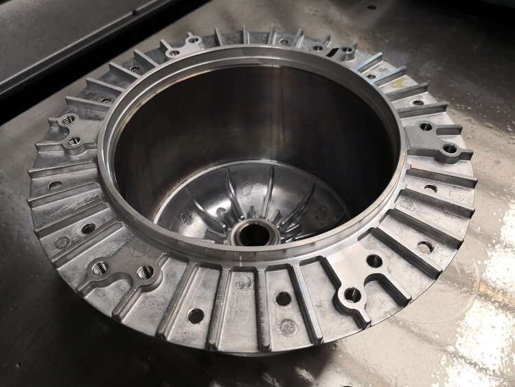 电机壳体攻丝加工