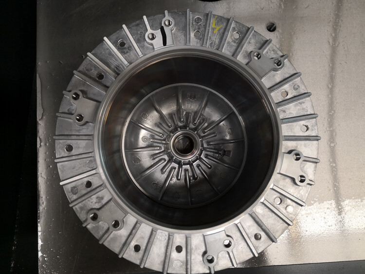 电机壳体攻丝加工